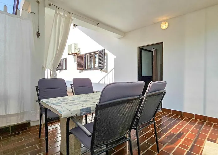 Apartman Vadnov A2 *