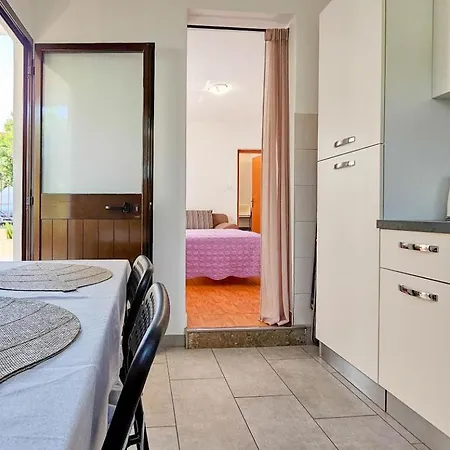 Vadnov A2 Апартаменты Новиград