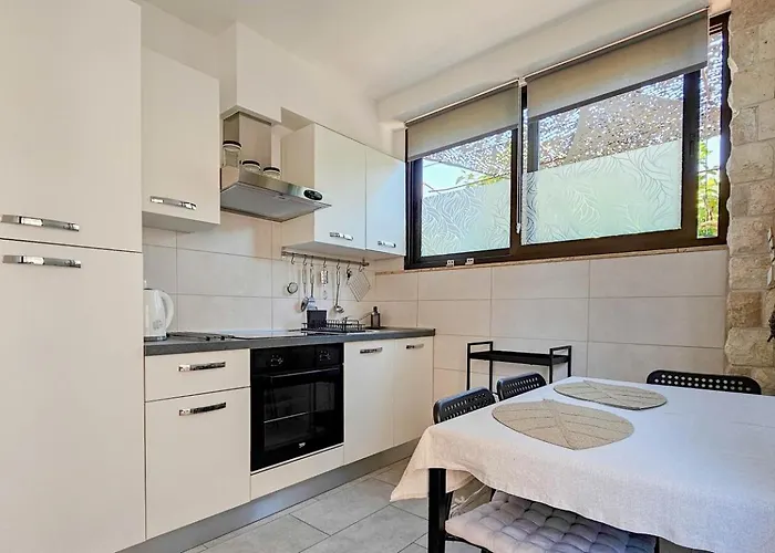 Vadnov A2 Daire Novigrad Istria